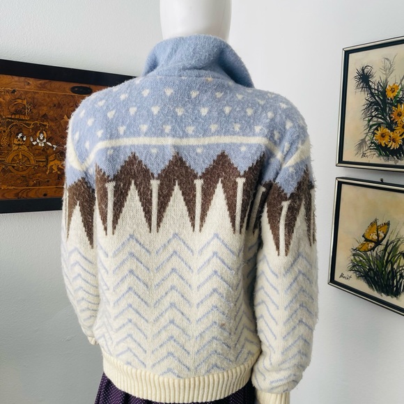 Vintage Woolrich Blue and Brown Wool Sweater - Picture 4 of 7